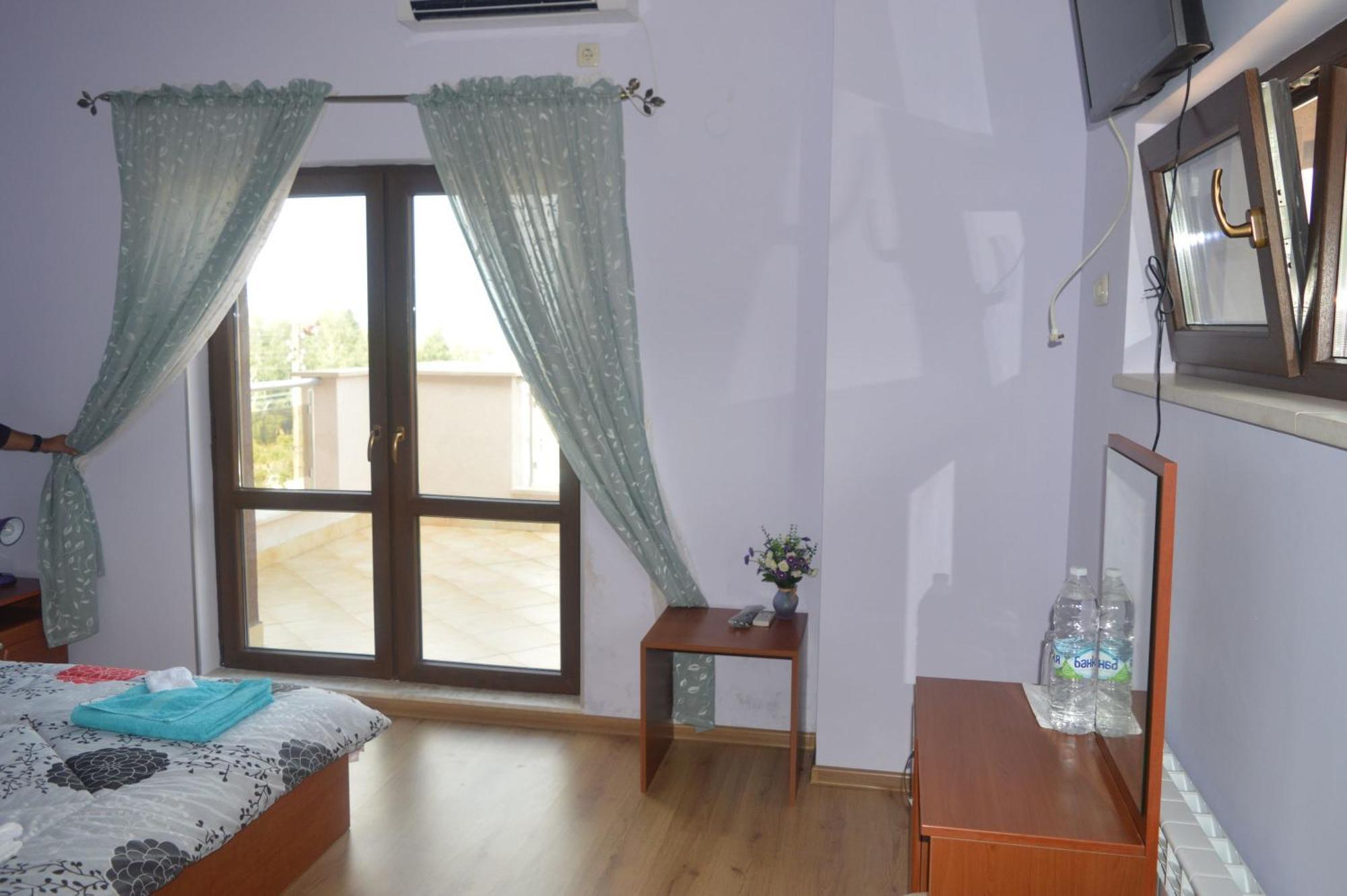 Guest House Camellia 베르코비차 외부 사진