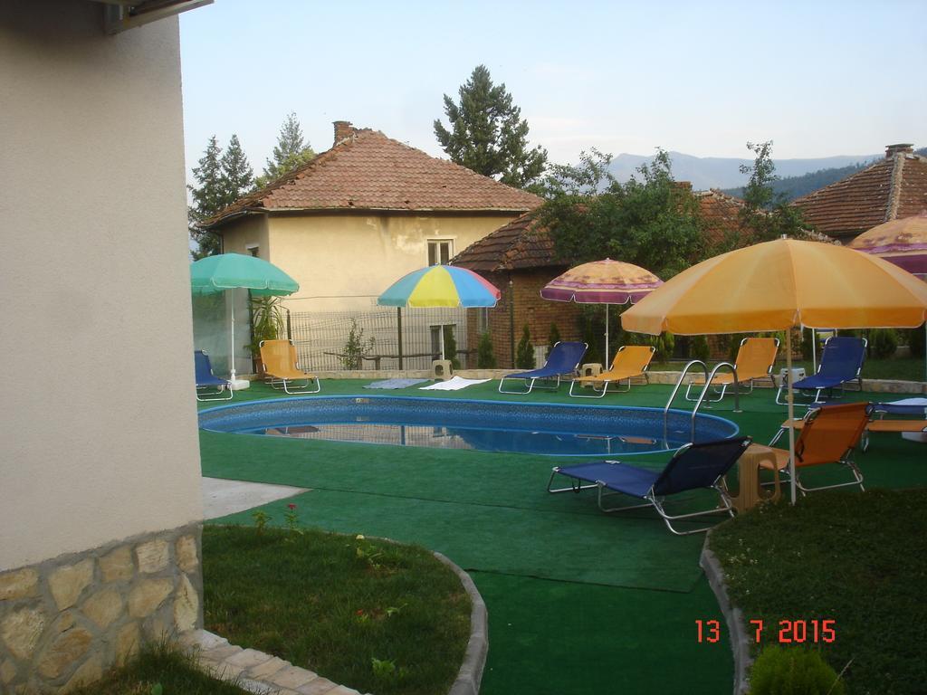 Guest House Camellia 베르코비차 외부 사진