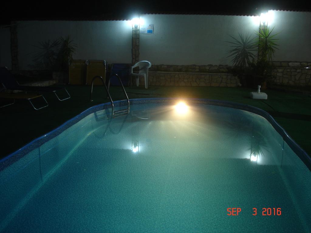 Guest House Camellia 베르코비차 외부 사진