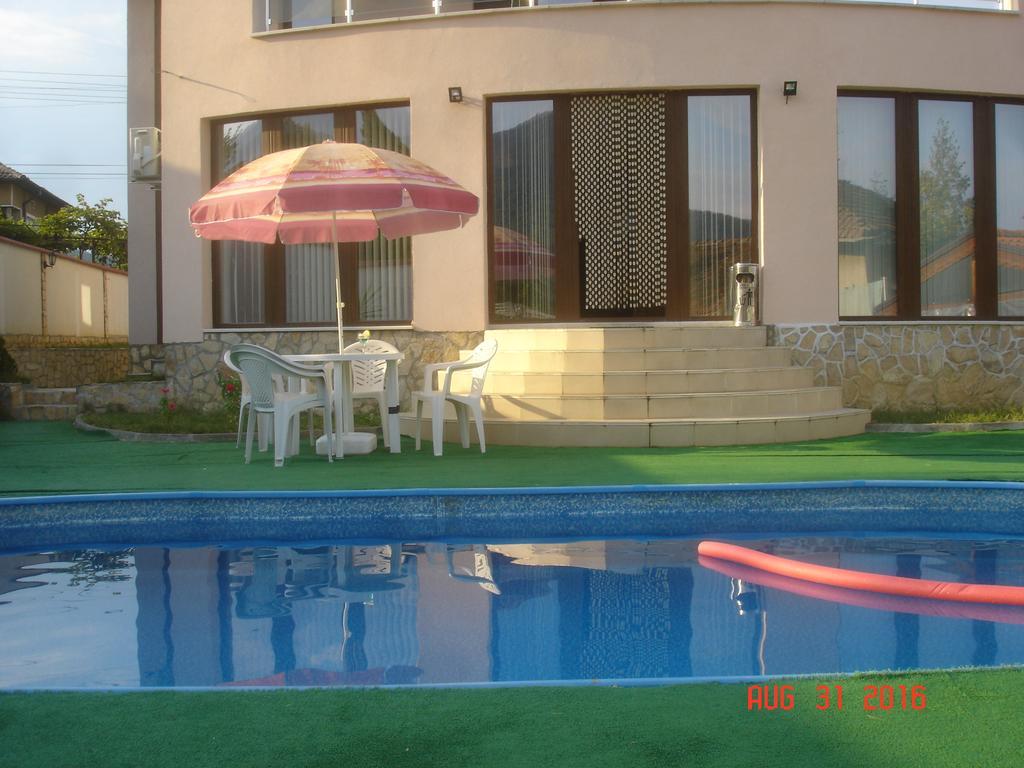 Guest House Camellia 베르코비차 외부 사진