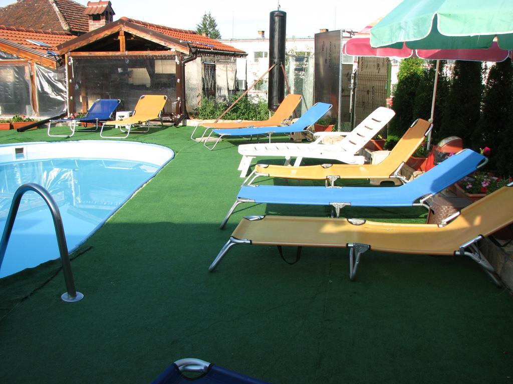 Guest House Camellia 베르코비차 외부 사진