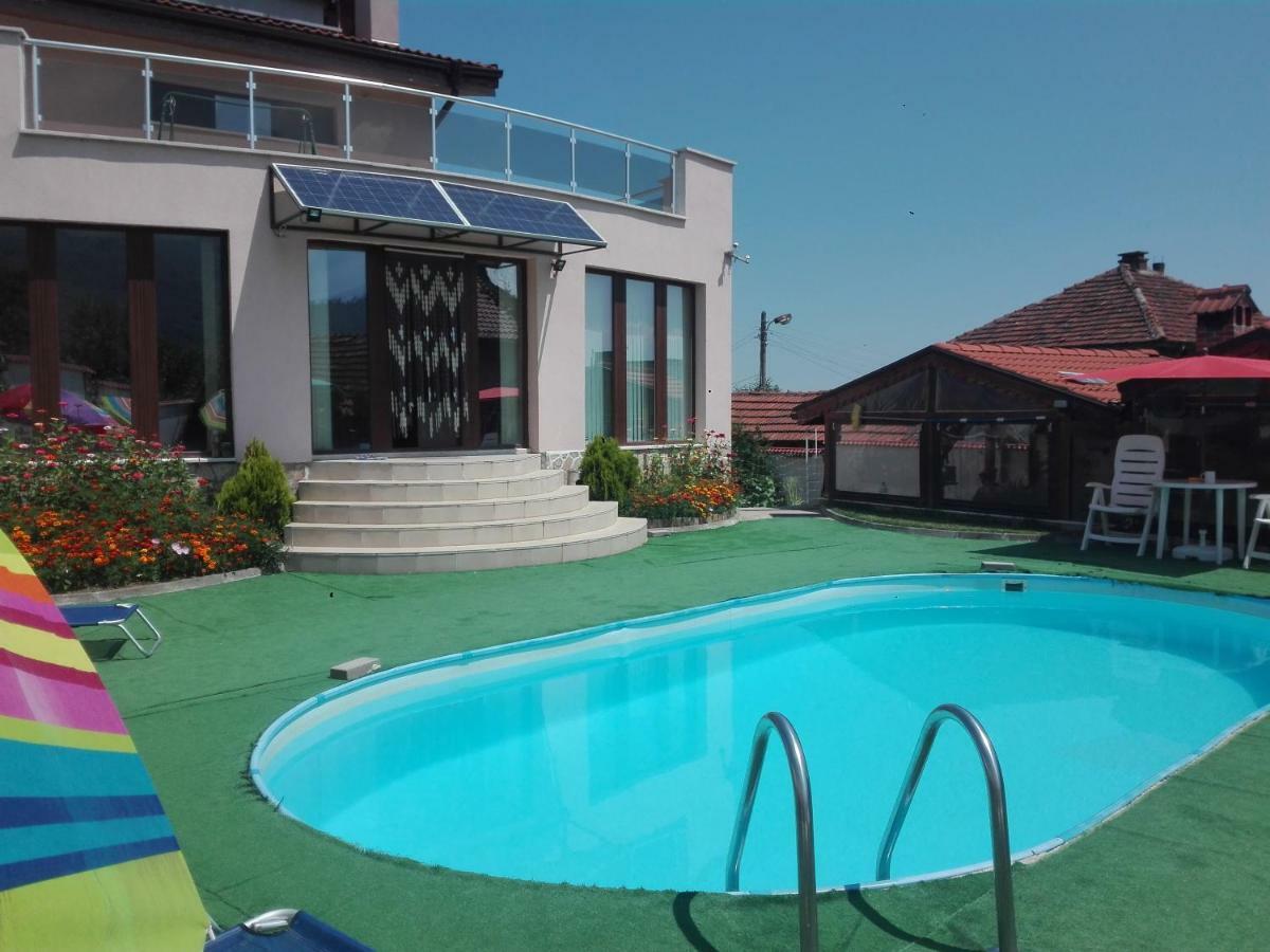 Guest House Camellia 베르코비차 외부 사진
